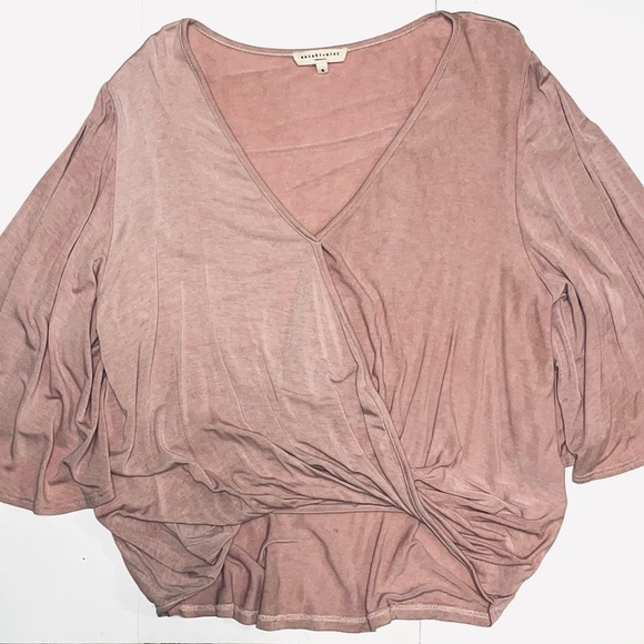 Boutique Wasabi + Mint Los Angeles blush pink bell sleeve blouse - Picture 9 of 16